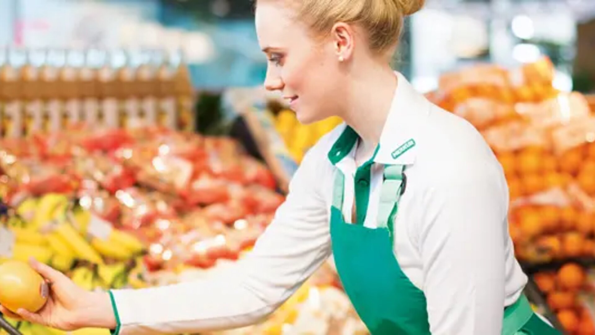 woman-in-a-grocery-shop