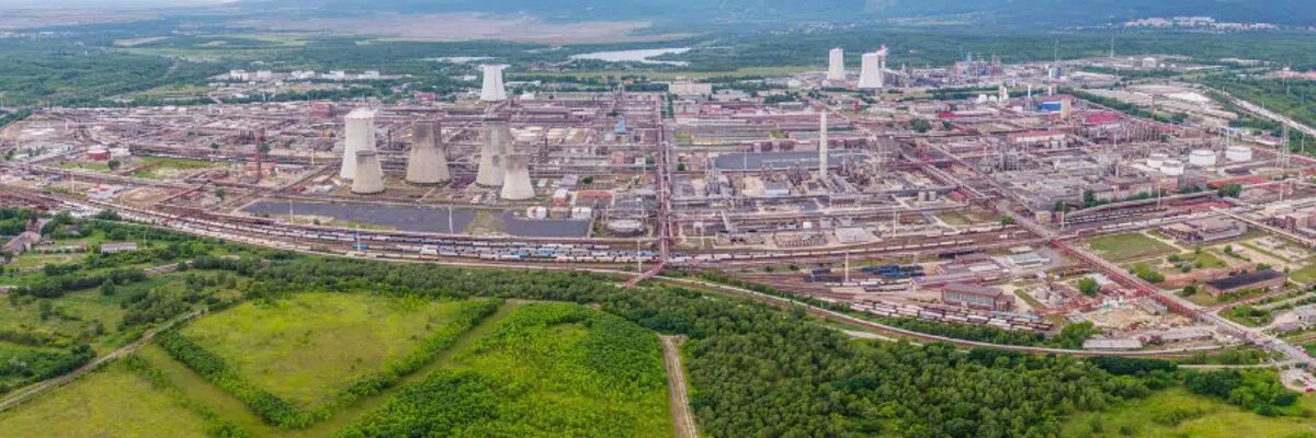 © Unipetrol Orlen-Unipetrol-factory-l